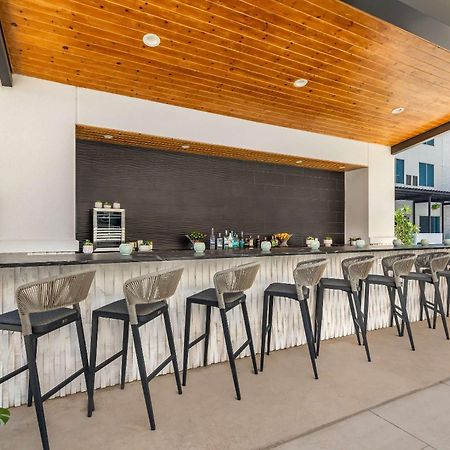 Cambria Hotel Waco University Riverfront Экстерьер фото