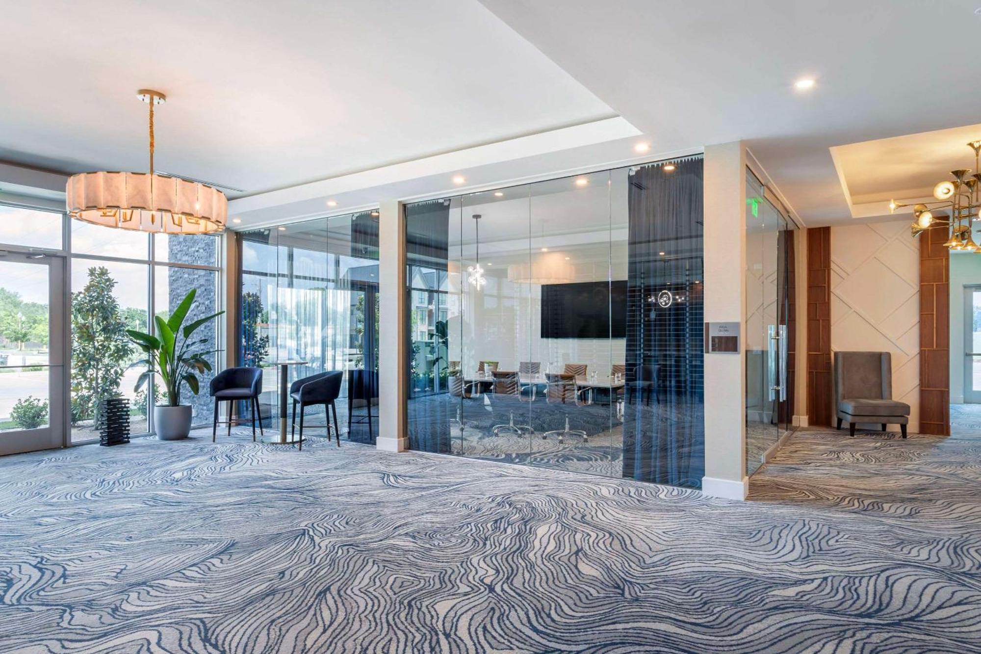 Cambria Hotel Waco University Riverfront Экстерьер фото