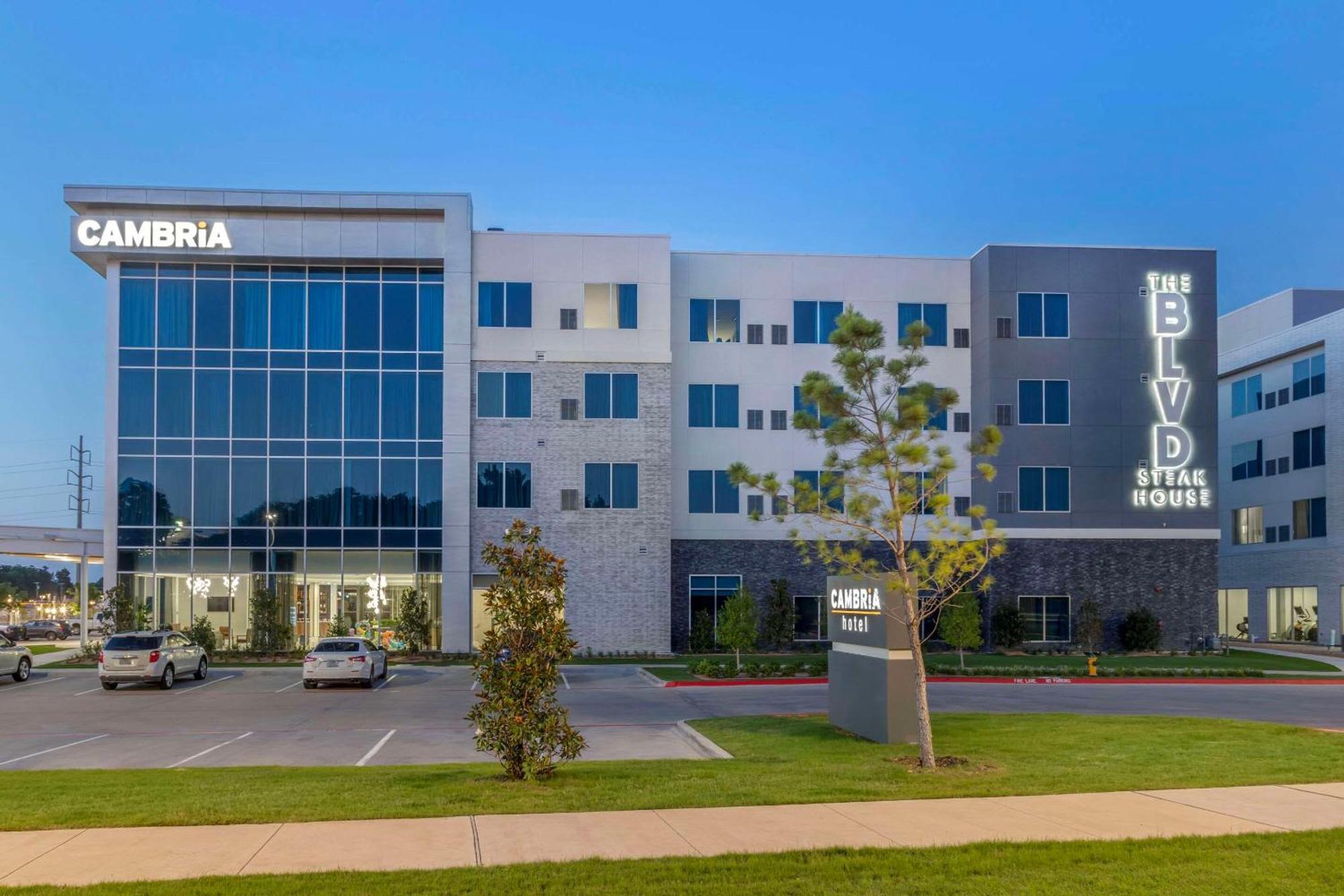 Cambria Hotel Waco University Riverfront Экстерьер фото