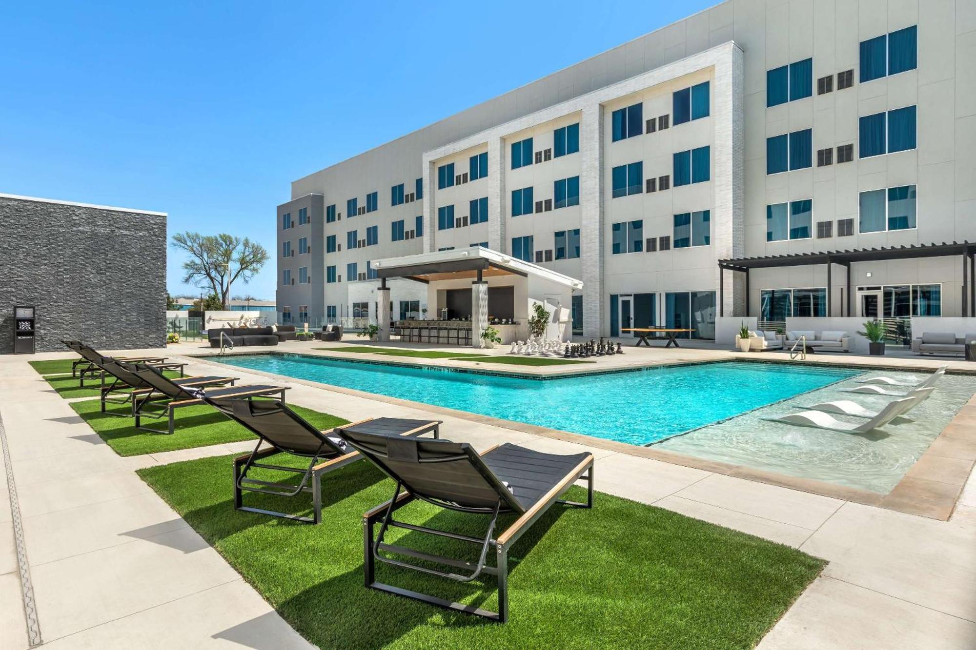 Cambria Hotel Waco University Riverfront Экстерьер фото